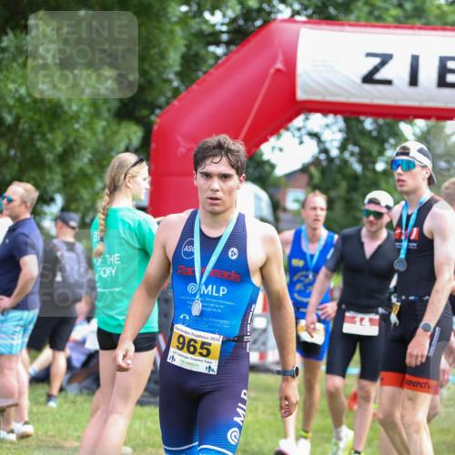 21.06.2026 - 29. Vierlanden-Triathlon Andreas Tolksdorf http://msf.ph/oto/9919812 21.06.2026 12:57:24 Ziel 88, 721, 973 meine-sportfotos.de