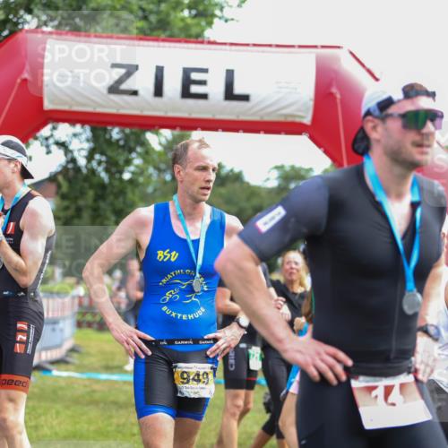21.06.2026 - 29. Vierlanden-Triathlon Andreas Tolksdorf http://msf.ph/oto/9919824 21.06.2026 12:57:33 Ziel 78, 88 meine-sportfotos.de