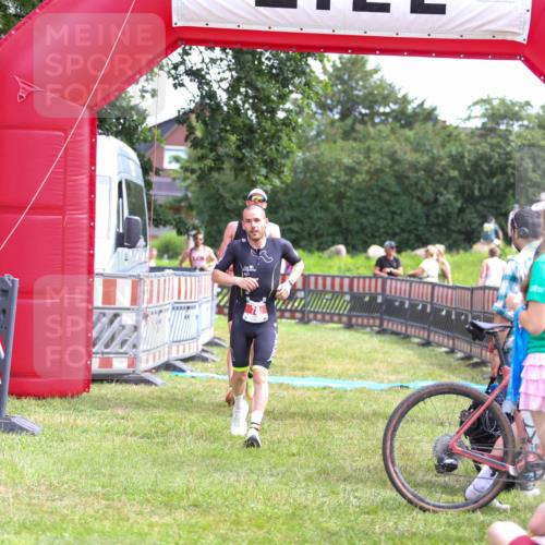 21.06.2026 - 29. Vierlanden-Triathlon Andreas Tolksdorf http://msf.ph/oto/9919829 21.06.2026 12:57:47 Ziel 78, 106, 706, 945 meine-sportfotos.de