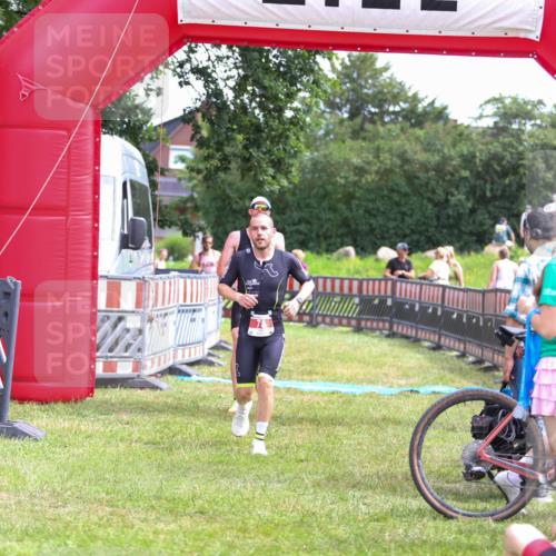 21.06.2026 - 29. Vierlanden-Triathlon Andreas Tolksdorf http://msf.ph/oto/9919831 21.06.2026 12:57:47 Ziel 78, 106, 706, 945 meine-sportfotos.de