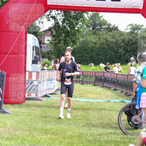21.06.2026 - 29. Vierlanden-Triathlon Andreas Tolksdorf http://msf.ph/oto/9919834 21.06.2026 12:57:47 Ziel 78, 106, 706, 945 meine-sportfotos.de