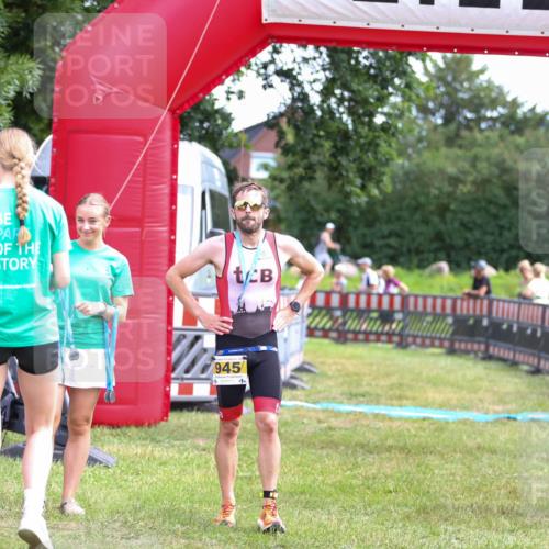 21.06.2026 - 29. Vierlanden-Triathlon Andreas Tolksdorf http://msf.ph/oto/9919840 21.06.2026 12:58:03 Ziel  meine-sportfotos.de