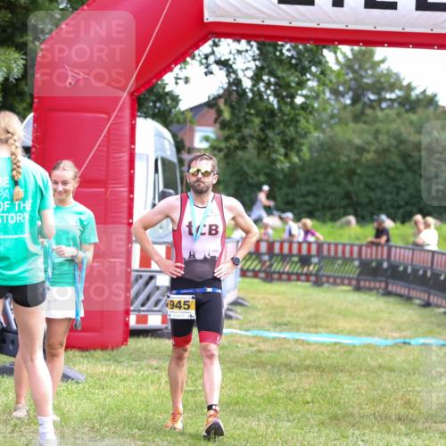 21.06.2026 - 29. Vierlanden-Triathlon Andreas Tolksdorf http://msf.ph/oto/9919843 21.06.2026 12:58:03 Ziel  meine-sportfotos.de