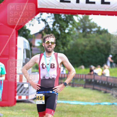 21.06.2026 - 29. Vierlanden-Triathlon Andreas Tolksdorf http://msf.ph/oto/9919845 21.06.2026 12:58:07 Ziel  meine-sportfotos.de