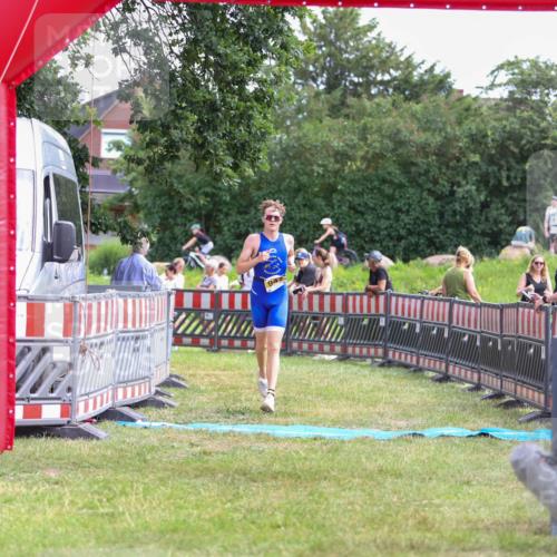 21.06.2026 - 29. Vierlanden-Triathlon Andreas Tolksdorf http://msf.ph/oto/9919872 21.06.2026 12:58:57 Ziel 947 meine-sportfotos.de
