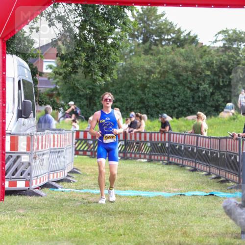 21.06.2026 - 29. Vierlanden-Triathlon Andreas Tolksdorf http://msf.ph/oto/9919882 21.06.2026 12:58:58 Ziel 196, 947 meine-sportfotos.de
