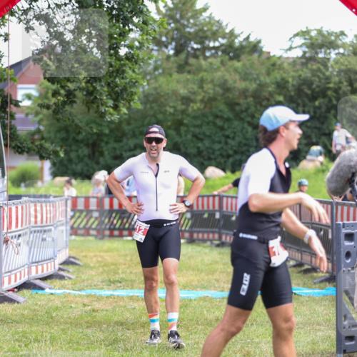 21.06.2026 - 29. Vierlanden-Triathlon Andreas Tolksdorf http://msf.ph/oto/9919913 21.06.2026 12:59:39 Ziel 112 meine-sportfotos.de