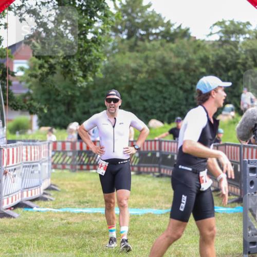 21.06.2026 - 29. Vierlanden-Triathlon Andreas Tolksdorf http://msf.ph/oto/9919914 21.06.2026 12:59:39 Ziel 112 meine-sportfotos.de