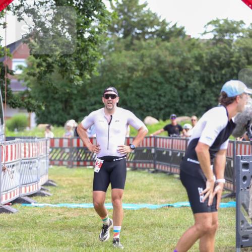 21.06.2026 - 29. Vierlanden-Triathlon Andreas Tolksdorf http://msf.ph/oto/9919917 21.06.2026 12:59:39 Ziel 112 meine-sportfotos.de