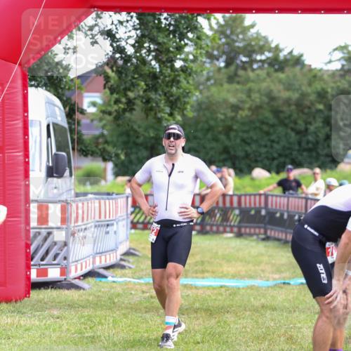 21.06.2026 - 29. Vierlanden-Triathlon Andreas Tolksdorf http://msf.ph/oto/9919920 21.06.2026 12:59:40 Ziel 112 meine-sportfotos.de