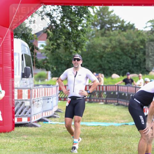 21.06.2026 - 29. Vierlanden-Triathlon Andreas Tolksdorf http://msf.ph/oto/9919921 21.06.2026 12:59:40 Ziel 112 meine-sportfotos.de