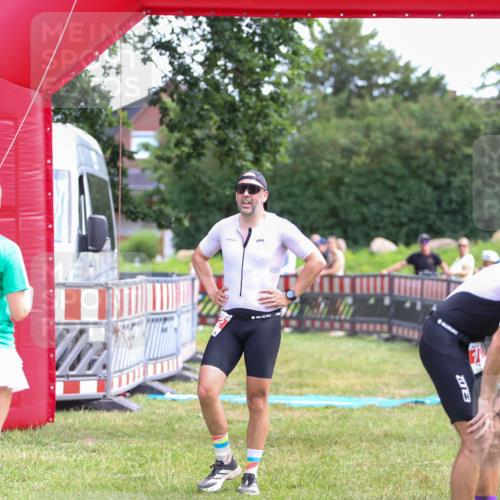21.06.2026 - 29. Vierlanden-Triathlon Andreas Tolksdorf http://msf.ph/oto/9919925 21.06.2026 12:59:40 Ziel 112 meine-sportfotos.de