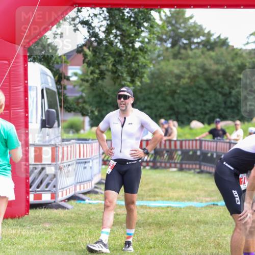 21.06.2026 - 29. Vierlanden-Triathlon Andreas Tolksdorf http://msf.ph/oto/9919928 21.06.2026 12:59:40 Ziel 112 meine-sportfotos.de