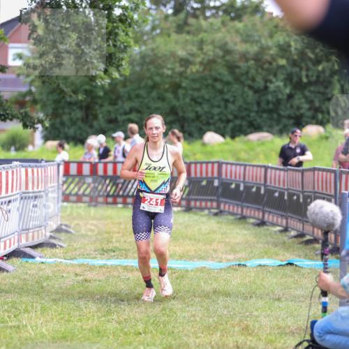 21.06.2026 - 29. Vierlanden-Triathlon Andreas Tolksdorf http://msf.ph/oto/9919956 21.06.2026 13:00:48 Ziel 241 meine-sportfotos.de