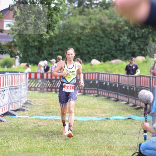 21.06.2026 - 29. Vierlanden-Triathlon Andreas Tolksdorf http://msf.ph/oto/9919958 21.06.2026 13:00:48 Ziel 241 meine-sportfotos.de
