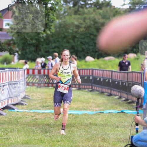 21.06.2026 - 29. Vierlanden-Triathlon Andreas Tolksdorf http://msf.ph/oto/9919961 21.06.2026 13:00:48 Ziel 241 meine-sportfotos.de
