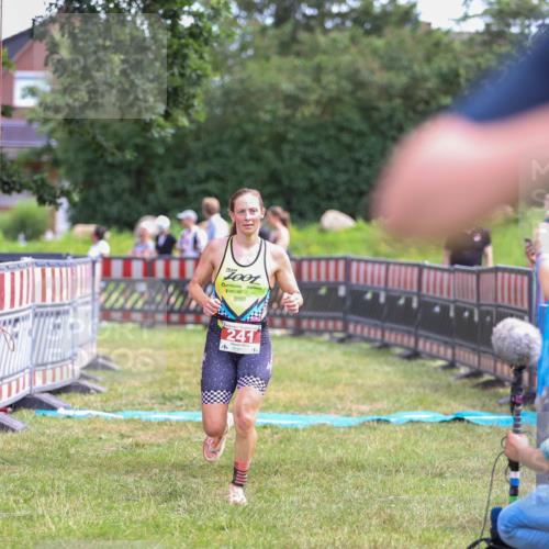 21.06.2026 - 29. Vierlanden-Triathlon Andreas Tolksdorf http://msf.ph/oto/9919962 21.06.2026 13:00:48 Ziel 241 meine-sportfotos.de