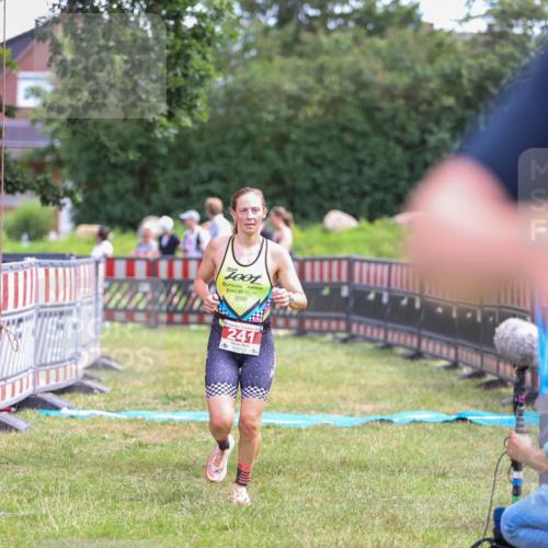 21.06.2026 - 29. Vierlanden-Triathlon Andreas Tolksdorf http://msf.ph/oto/9919963 21.06.2026 13:00:48 Ziel 241 meine-sportfotos.de