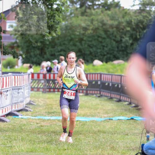 21.06.2026 - 29. Vierlanden-Triathlon Andreas Tolksdorf http://msf.ph/oto/9919964 21.06.2026 13:00:48 Ziel 241 meine-sportfotos.de