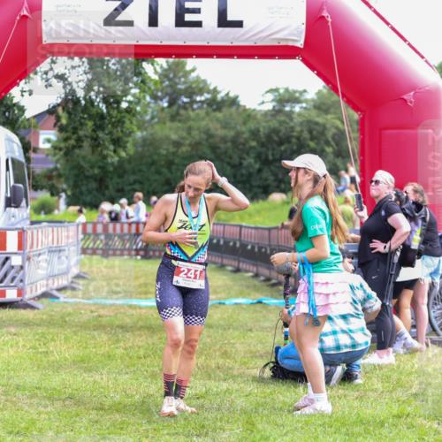 21.06.2026 - 29. Vierlanden-Triathlon Andreas Tolksdorf http://msf.ph/oto/9919966 21.06.2026 13:00:53 Ziel  meine-sportfotos.de