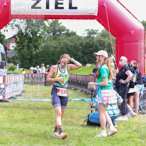 21.06.2026 - 29. Vierlanden-Triathlon Andreas Tolksdorf http://msf.ph/oto/9919968 21.06.2026 13:00:53 Ziel  meine-sportfotos.de