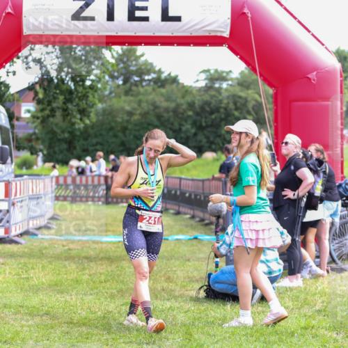 21.06.2026 - 29. Vierlanden-Triathlon Andreas Tolksdorf http://msf.ph/oto/9919969 21.06.2026 13:00:53 Ziel  meine-sportfotos.de