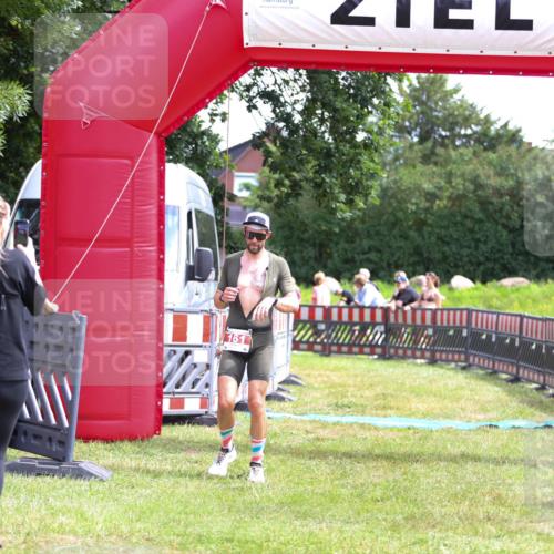 21.06.2026 - 29. Vierlanden-Triathlon Andreas Tolksdorf http://msf.ph/oto/9920003 21.06.2026 13:01:51 Ziel 161 meine-sportfotos.de