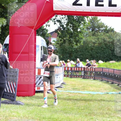 21.06.2026 - 29. Vierlanden-Triathlon Andreas Tolksdorf http://msf.ph/oto/9920008 21.06.2026 13:01:51 Ziel 161 meine-sportfotos.de