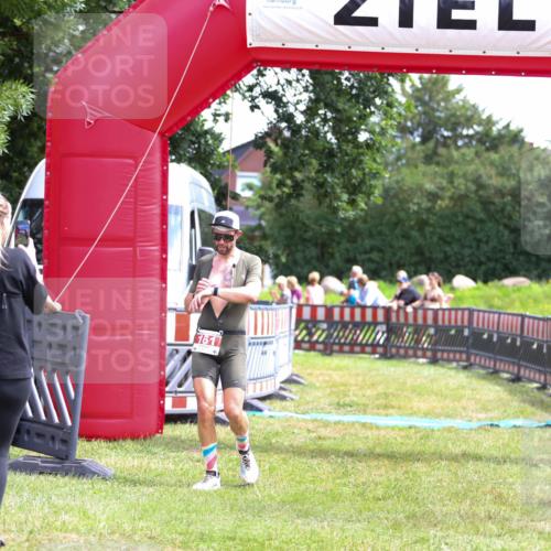 21.06.2026 - 29. Vierlanden-Triathlon Andreas Tolksdorf http://msf.ph/oto/9920009 21.06.2026 13:01:51 Ziel 161 meine-sportfotos.de