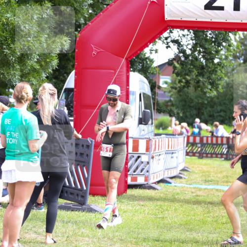 21.06.2026 - 29. Vierlanden-Triathlon Andreas Tolksdorf http://msf.ph/oto/9920012 21.06.2026 13:01:52 Ziel 161 meine-sportfotos.de