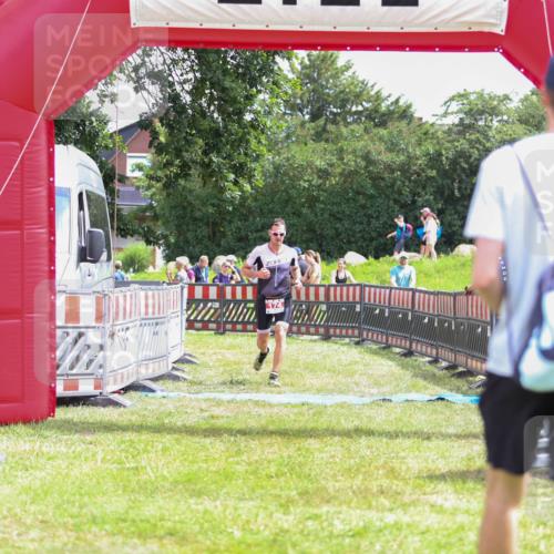 21.06.2026 - 29. Vierlanden-Triathlon Andreas Tolksdorf http://msf.ph/oto/9920015 21.06.2026 13:02:19 Ziel 174 meine-sportfotos.de