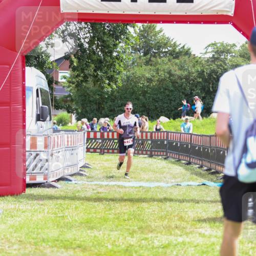 21.06.2026 - 29. Vierlanden-Triathlon Andreas Tolksdorf http://msf.ph/oto/9920016 21.06.2026 13:02:19 Ziel 174 meine-sportfotos.de