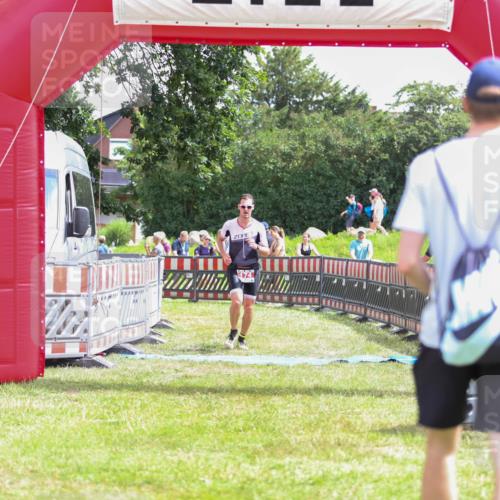 21.06.2026 - 29. Vierlanden-Triathlon Andreas Tolksdorf http://msf.ph/oto/9920019 21.06.2026 13:02:19 Ziel 174 meine-sportfotos.de