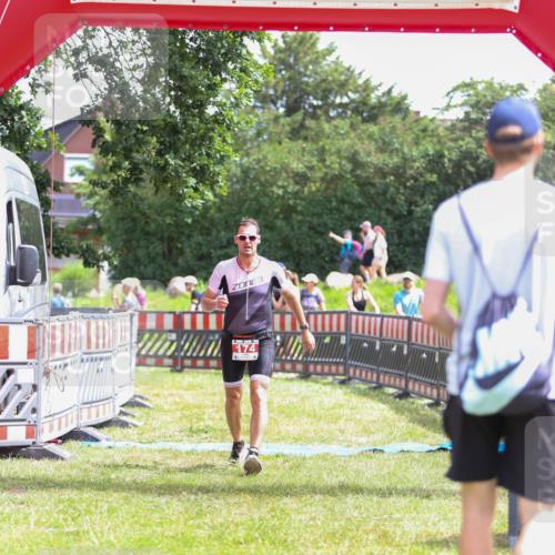 21.06.2026 - 29. Vierlanden-Triathlon Andreas Tolksdorf http://msf.ph/oto/9920020 21.06.2026 13:02:20 Ziel 174 meine-sportfotos.de