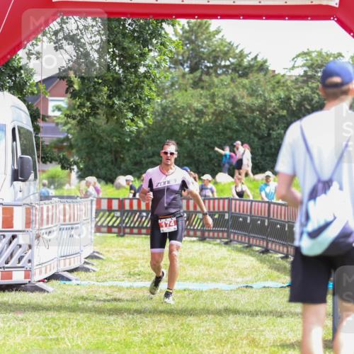 21.06.2026 - 29. Vierlanden-Triathlon Andreas Tolksdorf http://msf.ph/oto/9920023 21.06.2026 13:02:20 Ziel 174 meine-sportfotos.de