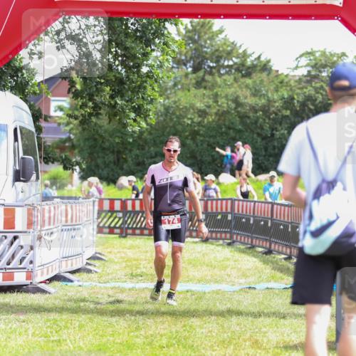 21.06.2026 - 29. Vierlanden-Triathlon Andreas Tolksdorf http://msf.ph/oto/9920025 21.06.2026 13:02:20 Ziel 174 meine-sportfotos.de