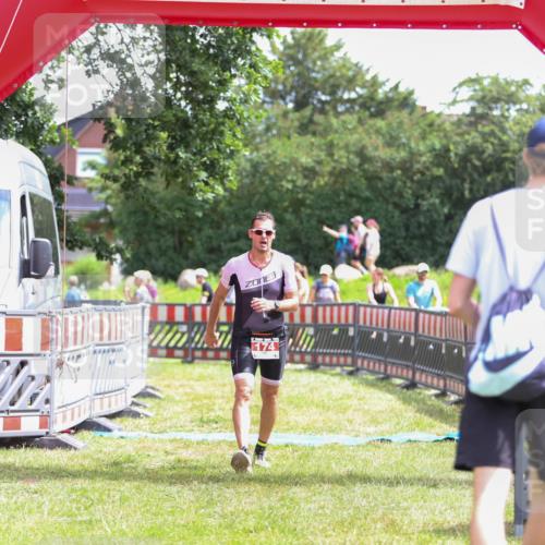 21.06.2026 - 29. Vierlanden-Triathlon Andreas Tolksdorf http://msf.ph/oto/9920028 21.06.2026 13:02:21 Ziel 174, 762 meine-sportfotos.de