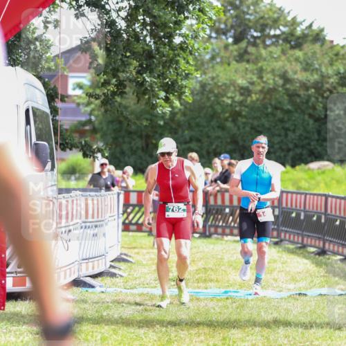 21.06.2026 - 29. Vierlanden-Triathlon Andreas Tolksdorf http://msf.ph/oto/9920033 21.06.2026 13:02:34 Ziel 35, 141, 757, 762 meine-sportfotos.de