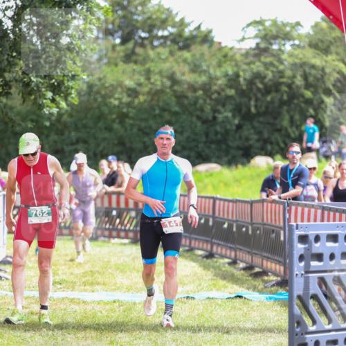 21.06.2026 - 29. Vierlanden-Triathlon Andreas Tolksdorf http://msf.ph/oto/9920042 21.06.2026 13:02:35 Ziel 35, 141, 757, 762 meine-sportfotos.de