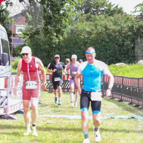21.06.2026 - 29. Vierlanden-Triathlon Andreas Tolksdorf http://msf.ph/oto/9920048 21.06.2026 13:02:36 Ziel 35, 141, 757, 762 meine-sportfotos.de