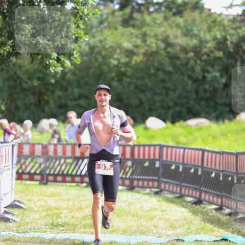 21.06.2026 - 29. Vierlanden-Triathlon Andreas Tolksdorf http://msf.ph/oto/9920065 21.06.2026 13:03:09 Ziel 97 meine-sportfotos.de