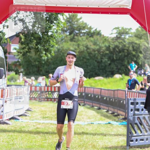 21.06.2026 - 29. Vierlanden-Triathlon Andreas Tolksdorf http://msf.ph/oto/9920069 21.06.2026 13:03:12 Ziel 97 meine-sportfotos.de
