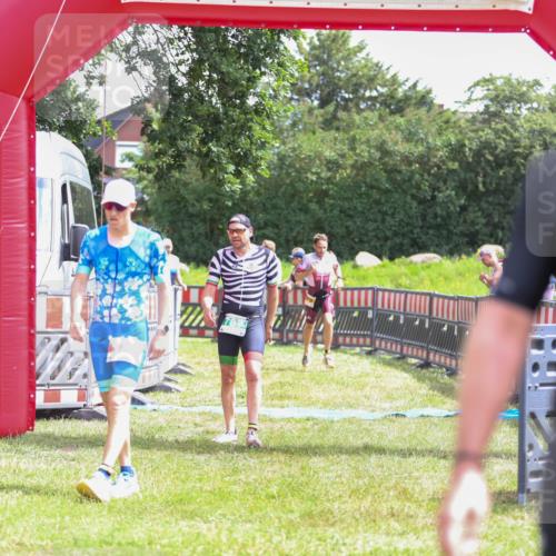 21.06.2026 - 29. Vierlanden-Triathlon Andreas Tolksdorf http://msf.ph/oto/9920091 21.06.2026 13:03:32 Ziel 139, 199, 728, 787, 979 meine-sportfotos.de