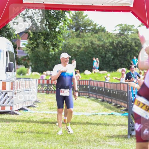 21.06.2026 - 29. Vierlanden-Triathlon Andreas Tolksdorf http://msf.ph/oto/9920094 21.06.2026 13:03:43 Ziel 728 meine-sportfotos.de