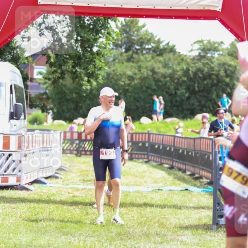 21.06.2026 - 29. Vierlanden-Triathlon Andreas Tolksdorf http://msf.ph/oto/9920096 21.06.2026 13:03:43 Ziel 728 meine-sportfotos.de