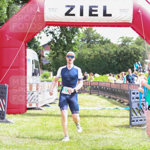21.06.2026 - 29. Vierlanden-Triathlon Andreas Tolksdorf http://msf.ph/oto/9920106 21.06.2026 13:04:08 Ziel 674 meine-sportfotos.de