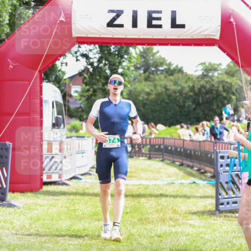 21.06.2026 - 29. Vierlanden-Triathlon Andreas Tolksdorf http://msf.ph/oto/9920108 21.06.2026 13:04:08 Ziel 674 meine-sportfotos.de