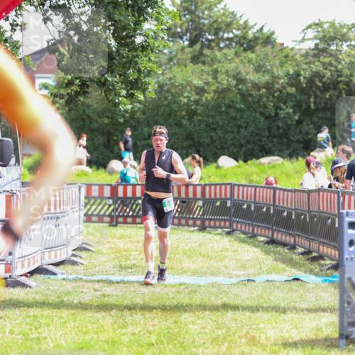 21.06.2026 - 29. Vierlanden-Triathlon Andreas Tolksdorf http://msf.ph/oto/9920129 21.06.2026 13:04:49 Ziel 682 meine-sportfotos.de