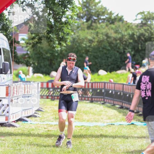 21.06.2026 - 29. Vierlanden-Triathlon Andreas Tolksdorf http://msf.ph/oto/9920134 21.06.2026 13:04:51 Ziel 682 meine-sportfotos.de