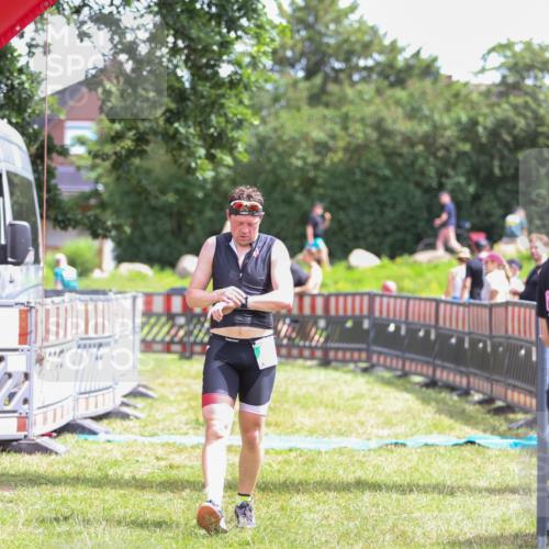 21.06.2026 - 29. Vierlanden-Triathlon Andreas Tolksdorf http://msf.ph/oto/9920138 21.06.2026 13:04:51 Ziel 682 meine-sportfotos.de